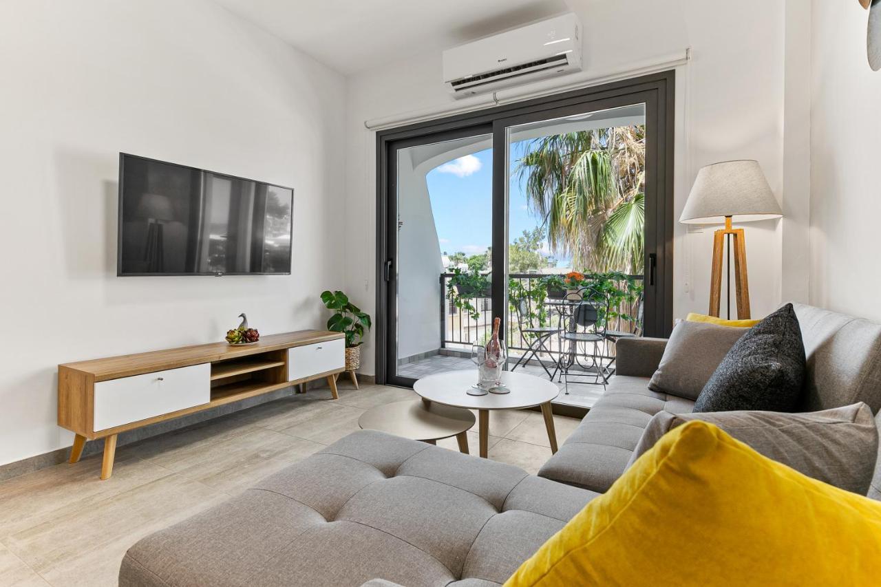 Dreamy 2 Bed Apartment By The Sea Пафос Экстерьер фото