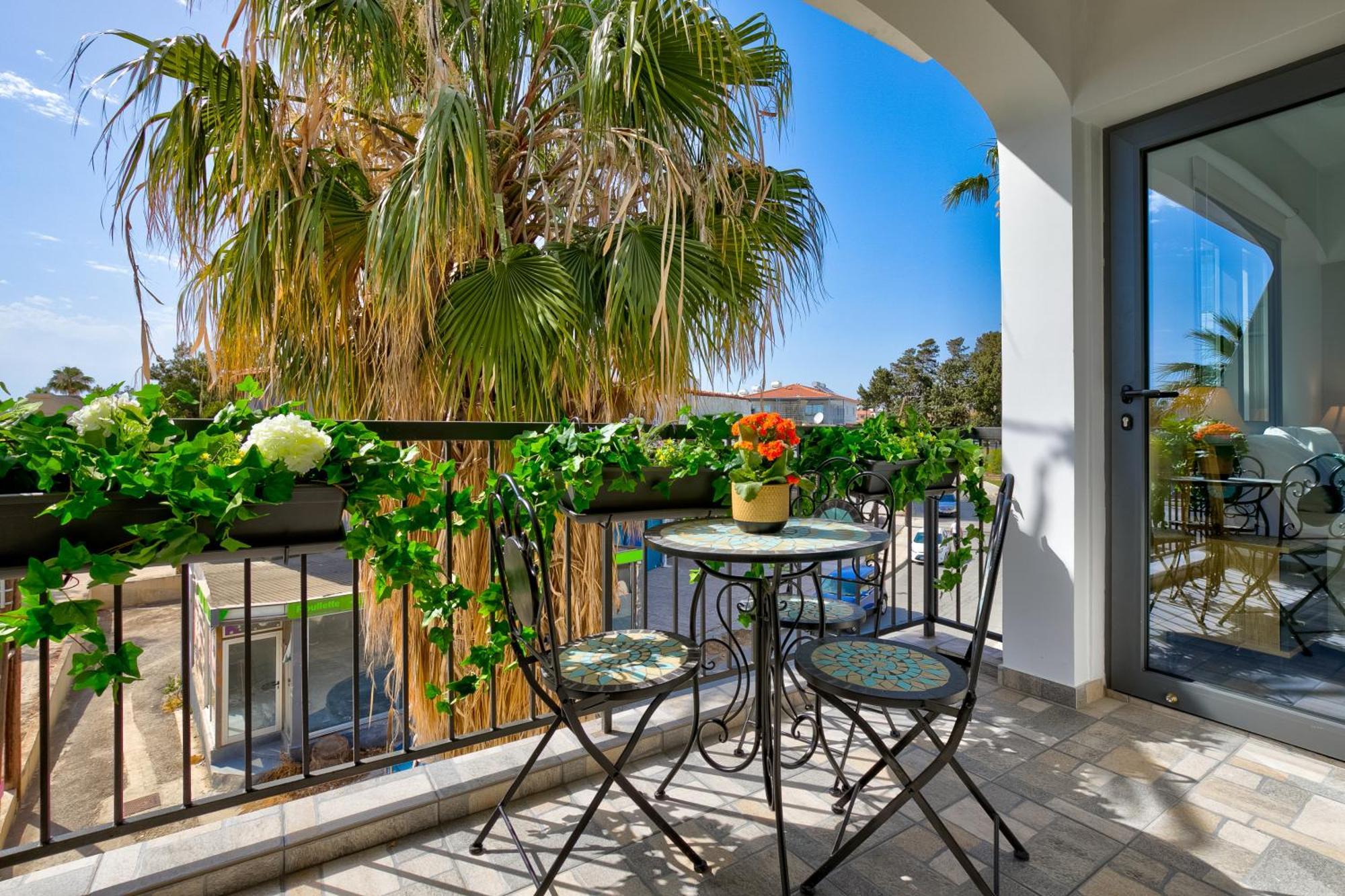 Dreamy 2 Bed Apartment By The Sea Пафос Экстерьер фото